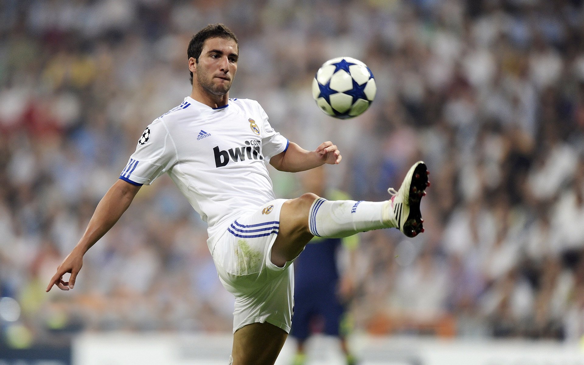 热血沸腾的台球比赛：现场气氛达到了高潮，台球比赛经典视频